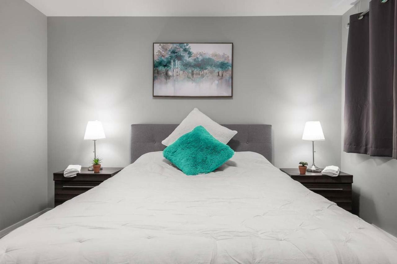 Entire 2 Bedroom Apartment Uptown Waterloo - E2 מראה חיצוני תמונה