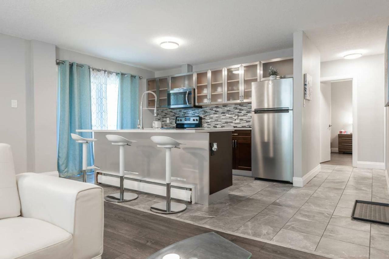 Entire 2 Bedroom Apartment Uptown Waterloo - E2 מראה חיצוני תמונה