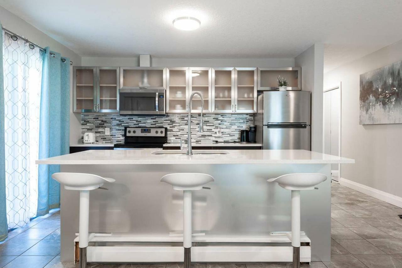 Entire 2 Bedroom Apartment Uptown Waterloo - E2 מראה חיצוני תמונה